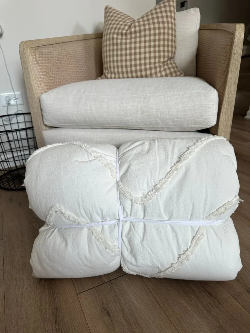 Pottery Barn Teen Ashlyn Tufted Comforter Set Twin XL NWT